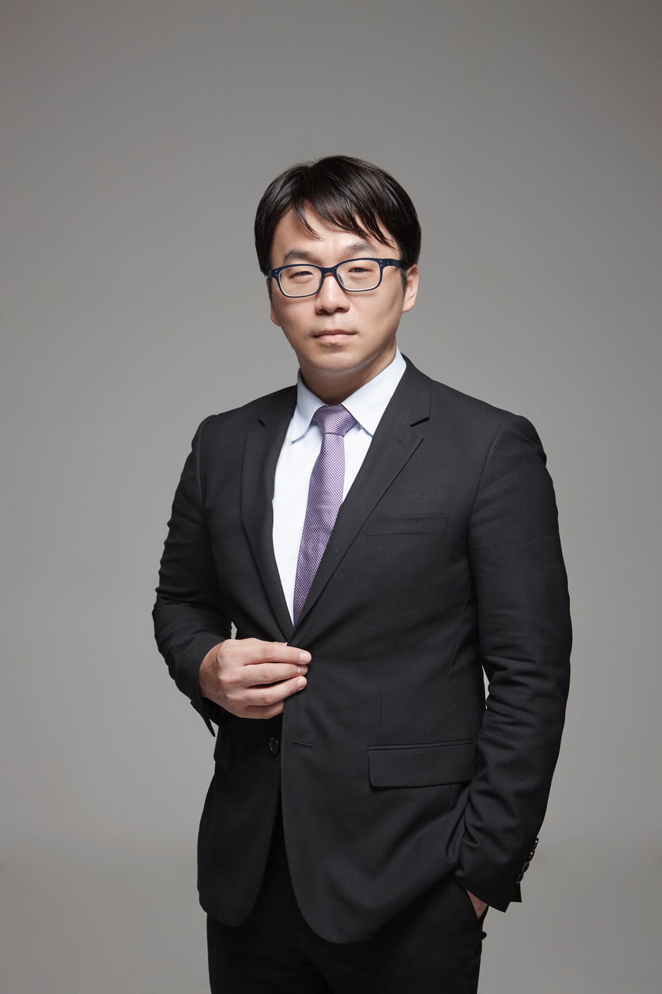 서무원 변리사 전신 프로필 사진